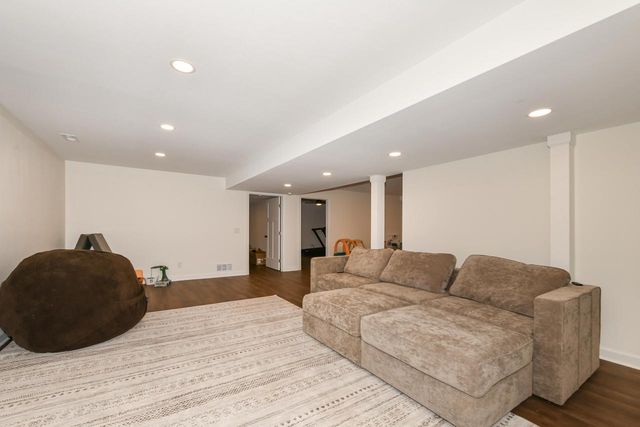 529 Arbor Ridge DRIVE, Delavan, WI 53115