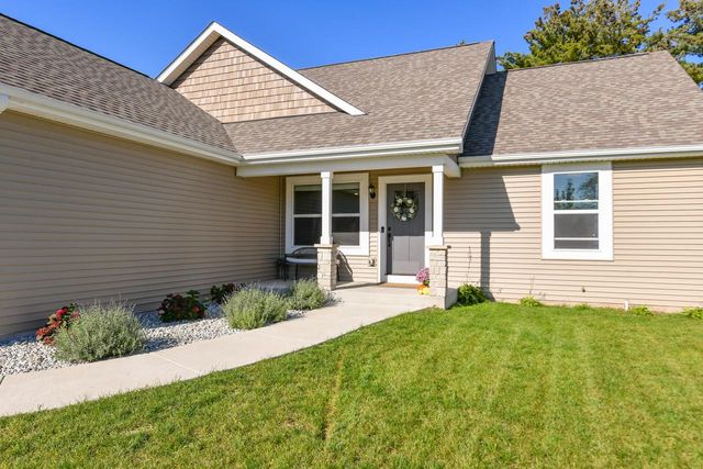 529 Arbor Ridge DRIVE, Delavan, WI 53115