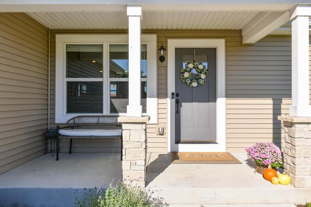 529 Arbor Ridge DRIVE, Delavan, WI 53115