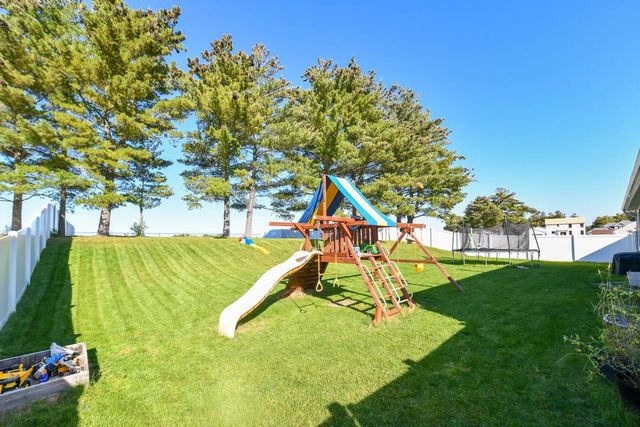 529 Arbor Ridge DRIVE, Delavan, WI 53115