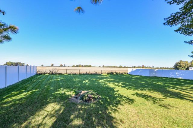 529 Arbor Ridge DRIVE, Delavan, WI 53115