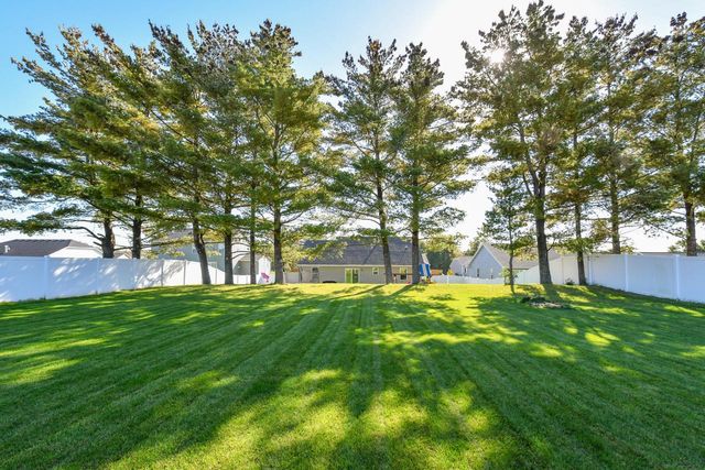 529 Arbor Ridge DRIVE, Delavan, WI 53115