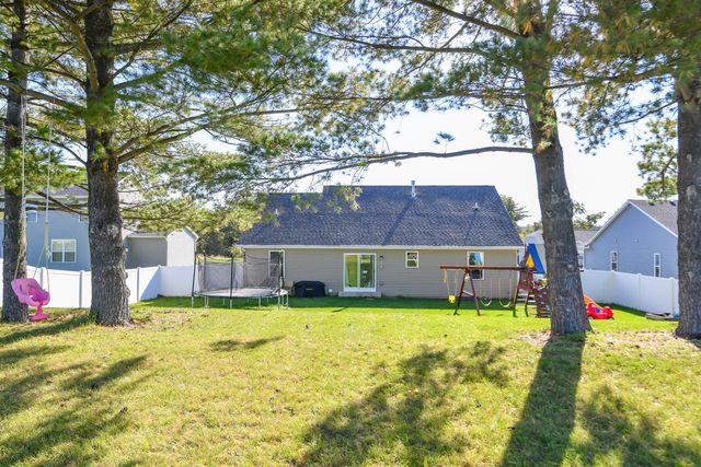 529 Arbor Ridge DRIVE, Delavan, WI 53115