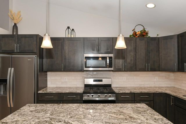 529 Arbor Ridge DRIVE, Delavan, WI 53115