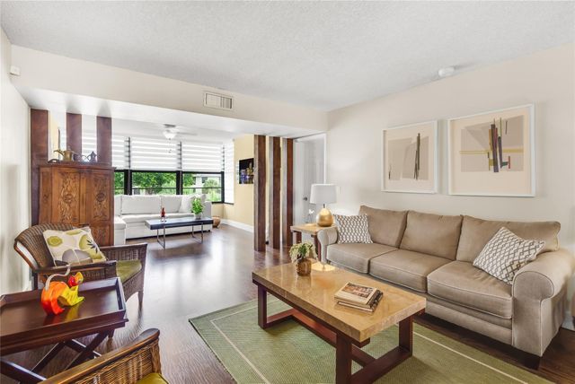 1719 Whitehall Drive 406, Davie, FL 33324