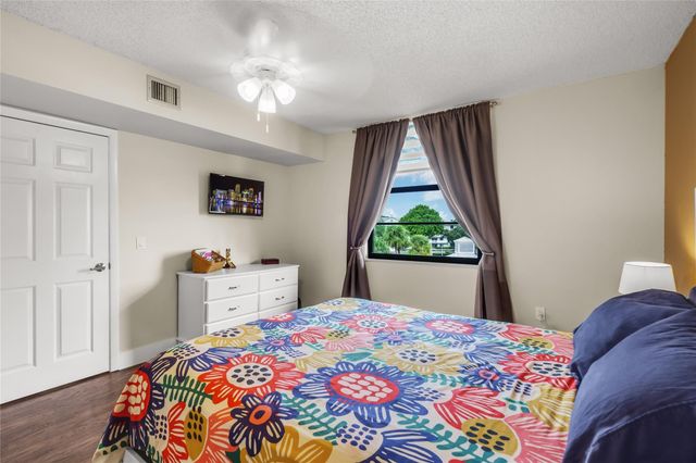 1719 Whitehall Drive 406, Davie, FL 33324