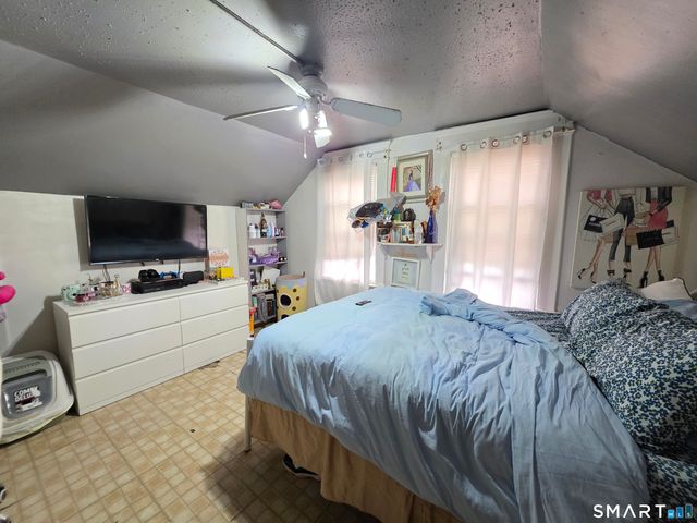 19 Manhan Street, Waterbury, CT 06710