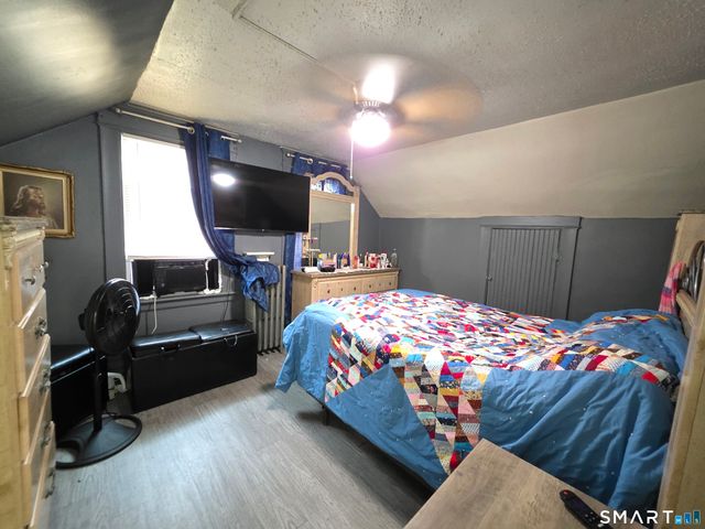 19 Manhan Street, Waterbury, CT 06710