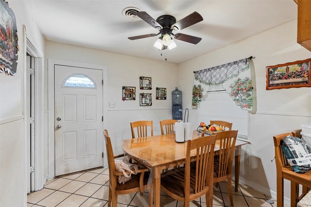 2211 Cloverdale Street, Arlington, TX 76010