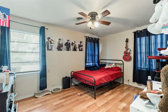 2211 Cloverdale Street, Arlington, TX 76010