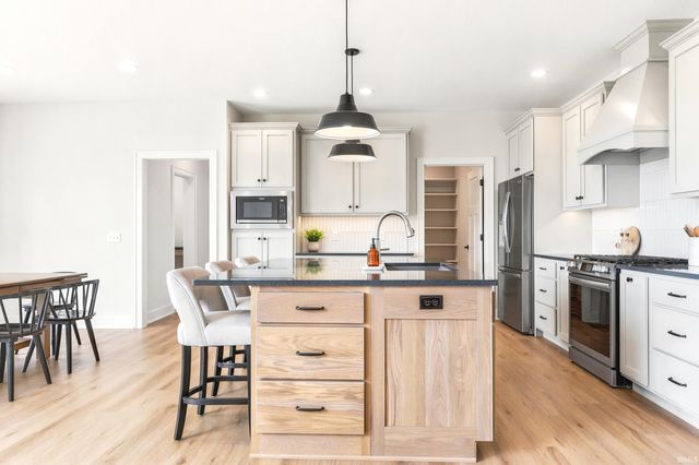 357 Keltic Pines Boulevard, Huntertown, IN 46748