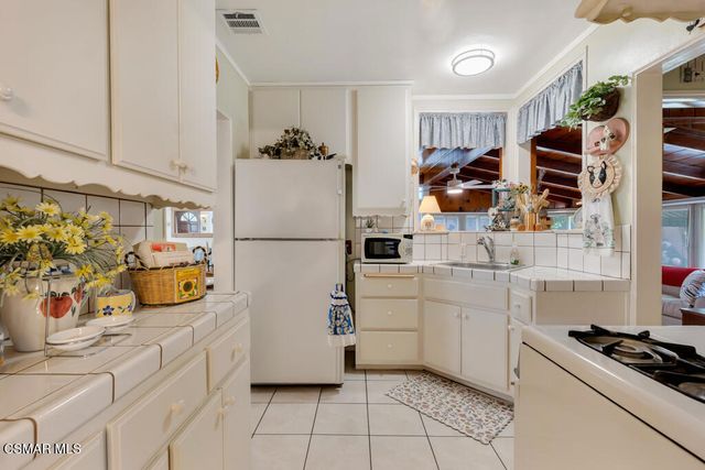 1936 N Rose Street, Burbank, CA 91505