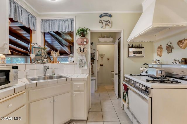 1936 N Rose Street, Burbank, CA 91505