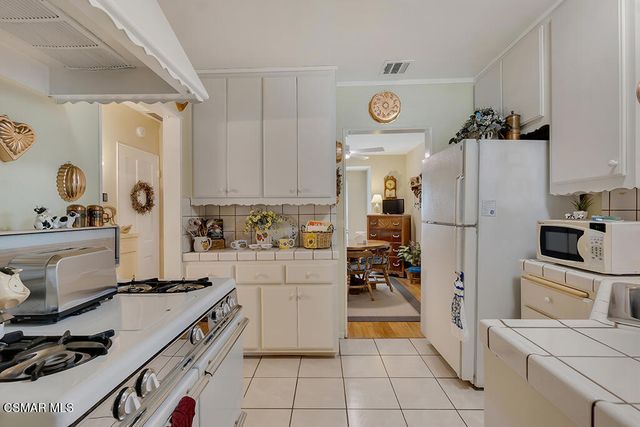 1936 N Rose Street, Burbank, CA 91505