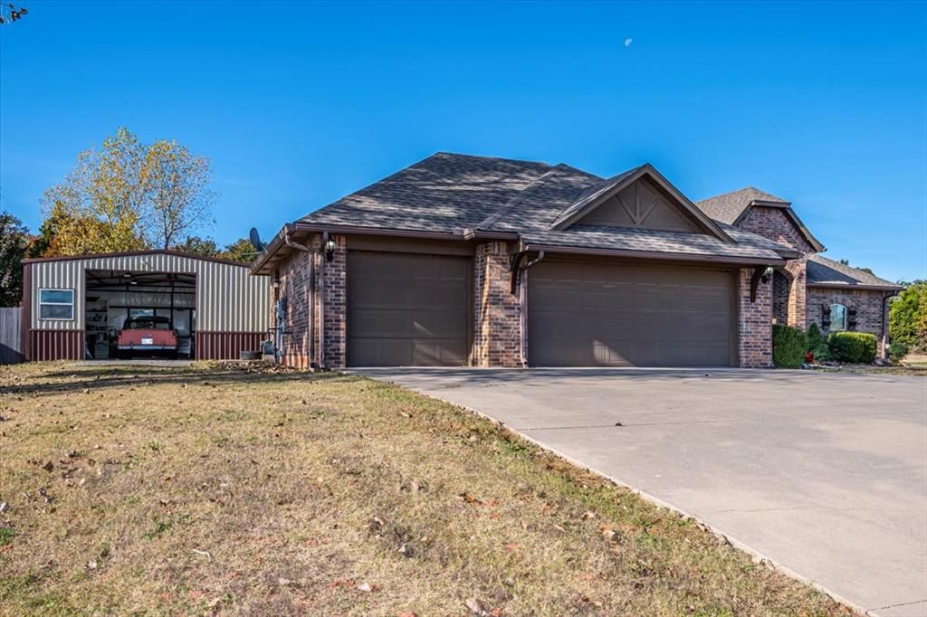 12111 Hidden Run Road, Guthrie, OK 73044