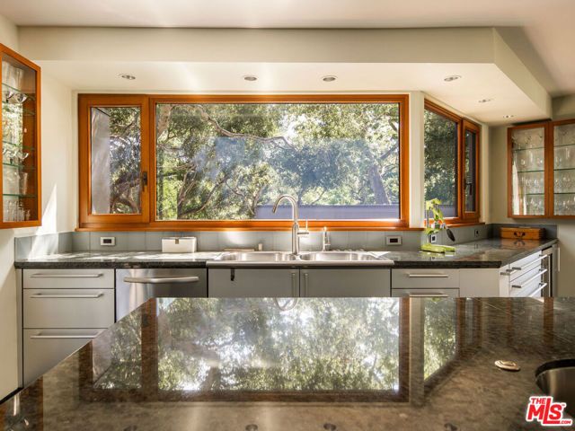 650 San Ysidro Road, Santa Barbara, CA 93108