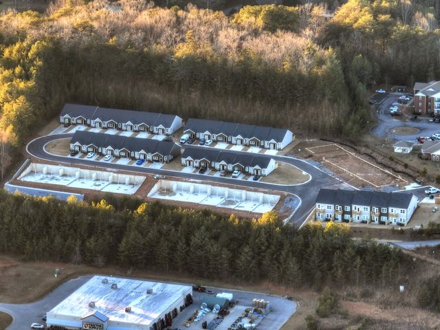 Unit 1 Grove Loop, Blue Ridge, GA 30513