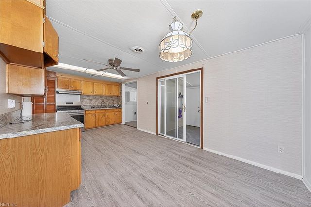 1930 Demetro DR, Hampton, VA 23663
