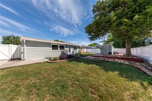 1930 Demetro DR, Hampton, VA 23663