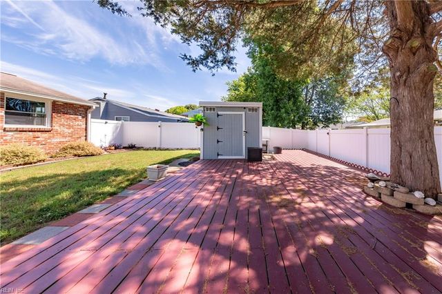 1930 Demetro DR, Hampton, VA 23663