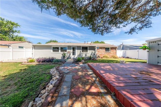1930 Demetro DR, Hampton, VA 23663