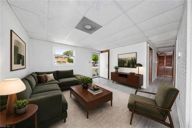 1930 Demetro DR, Hampton, VA 23663