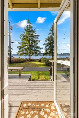 534 Sundin Drive, Camano Island, WA 98282