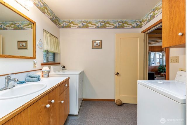 534 Sundin Drive, Camano Island, WA 98282