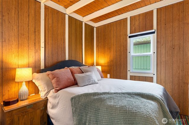 534 Sundin Drive, Camano Island, WA 98282