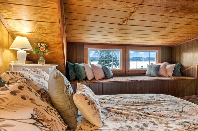 534 Sundin Drive, Camano Island, WA 98282