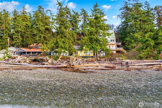 534 Sundin Drive, Camano Island, WA 98282