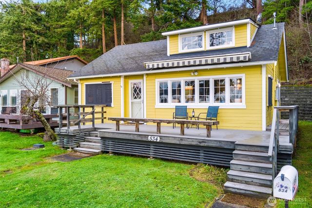 534 Sundin Drive, Camano Island, WA 98282