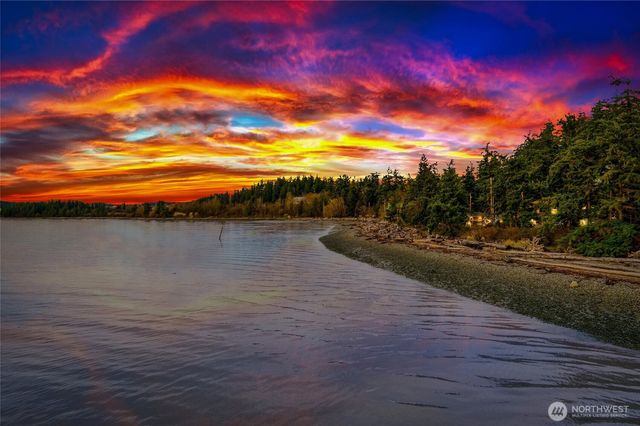 534 Sundin Drive, Camano Island, WA 98282