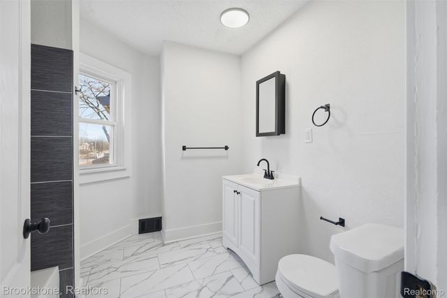 8951 La Salle Boulevard, Detroit, MI 48206