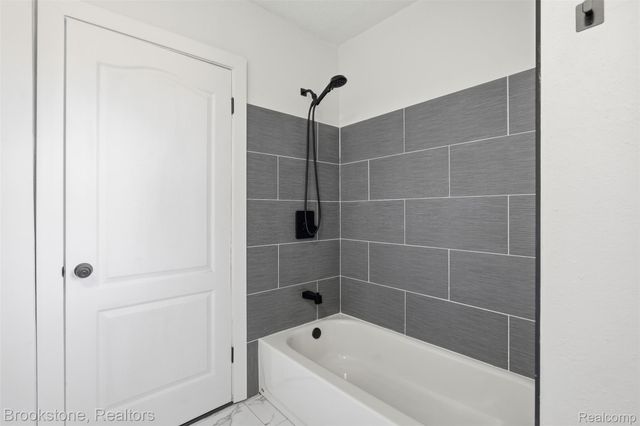 8951 La Salle Boulevard, Detroit, MI 48206