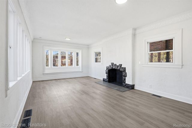 8951 La Salle Boulevard, Detroit, MI 48206