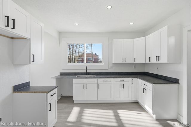 8951 La Salle Boulevard, Detroit, MI 48206