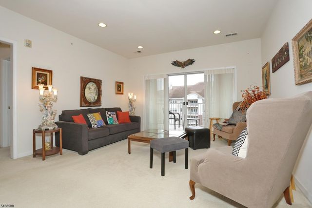 8414 Warrens Way, Wanaque Boro, NJ 07465