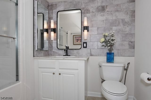 8414 Warrens Way, Wanaque Boro, NJ 07465