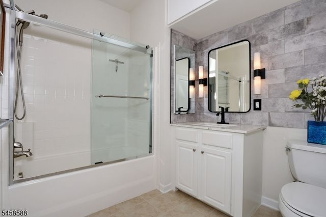 8414 Warrens Way, Wanaque Boro, NJ 07465