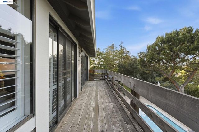 24439 Gina Ct, Hayward, CA 94541