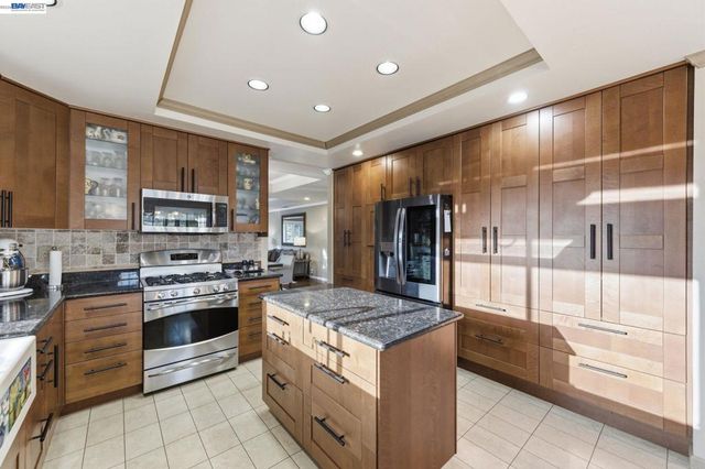 24439 Gina Ct, Hayward, CA 94541