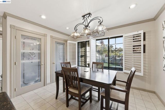24439 Gina Ct, Hayward, CA 94541
