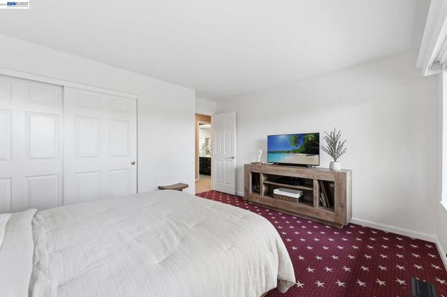24439 Gina Ct, Hayward, CA 94541