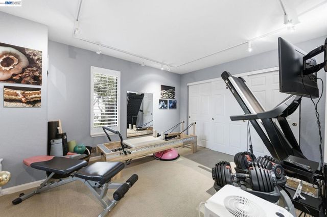 24439 Gina Ct, Hayward, CA 94541