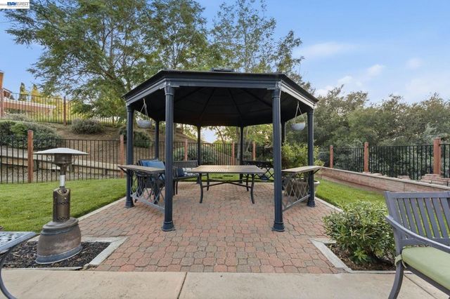 24439 Gina Ct, Hayward, CA 94541