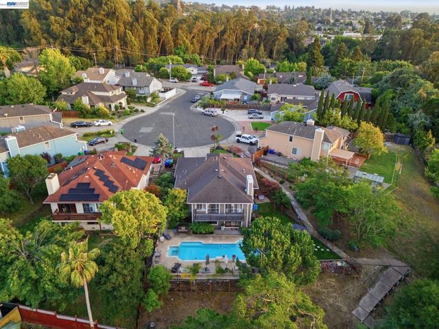 24439 Gina Ct, Hayward, CA 94541