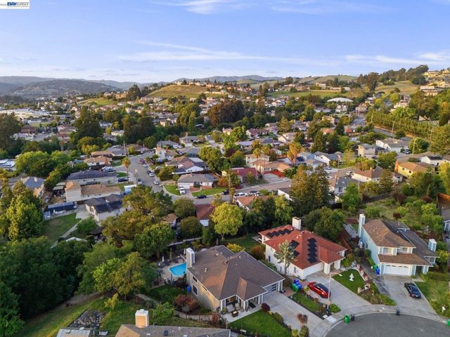 24439 Gina Ct, Hayward, CA 94541