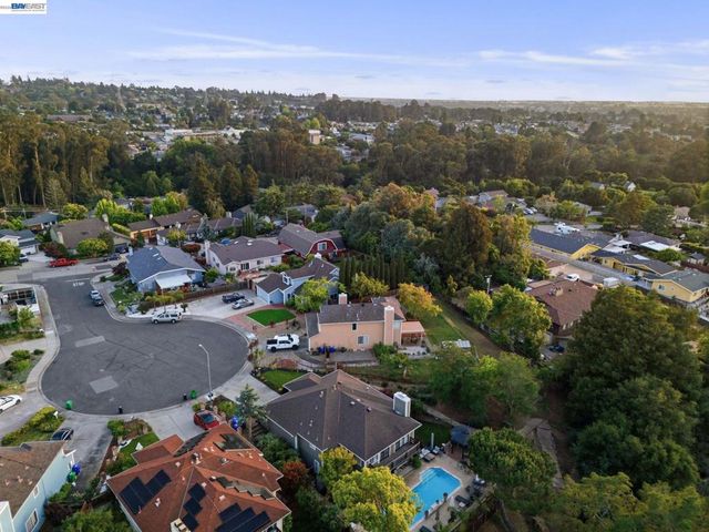 24439 Gina Ct, Hayward, CA 94541