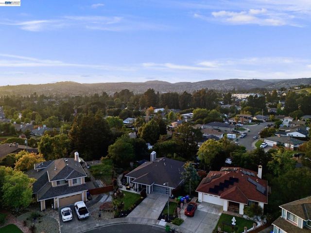 24439 Gina Ct, Hayward, CA 94541